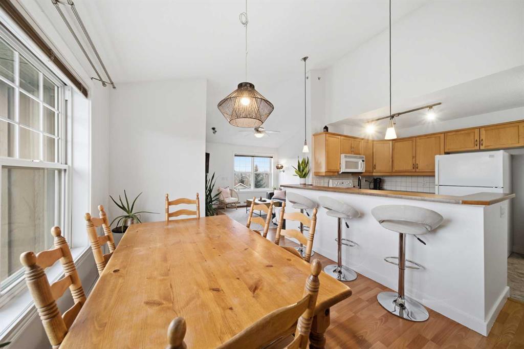 Third View of 401, 1408 17 Street SE, Inglewood, Calgary, Alberta, T2G 5S8