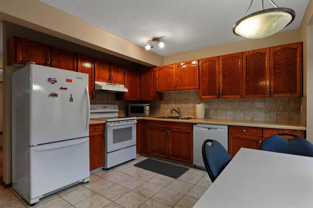 Fifth View of 66 Patina Point SW, Patterson, Calgary, Alberta, T3H 3J7