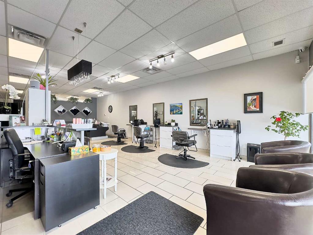 Third View of 6, 1299 Trans Canada Way SE, Southview-Park Meadows, Medicine Hat, Alberta, T1B 1H9