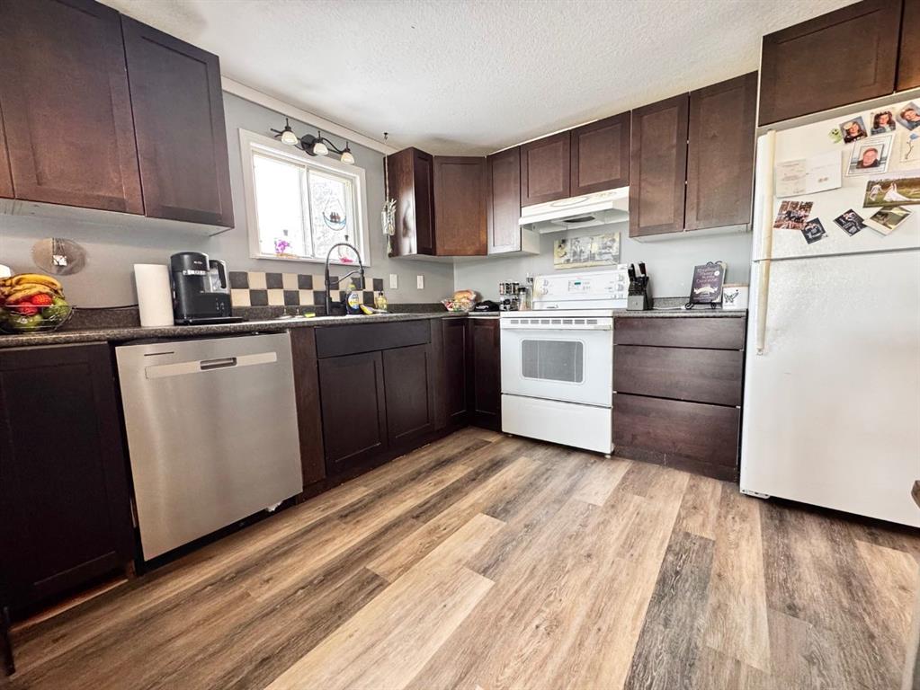 Fifth View of 17 Evergreen Mobile Park  , NONE, Whitecourt, Alberta, T7S1J2