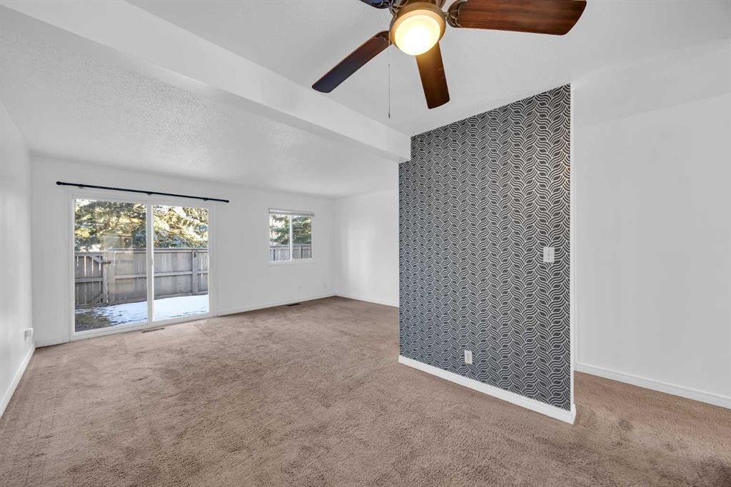 Fourth View of 33, 219 90 Avenue SE, Acadia, Calgary, Alberta, T2J 0A3