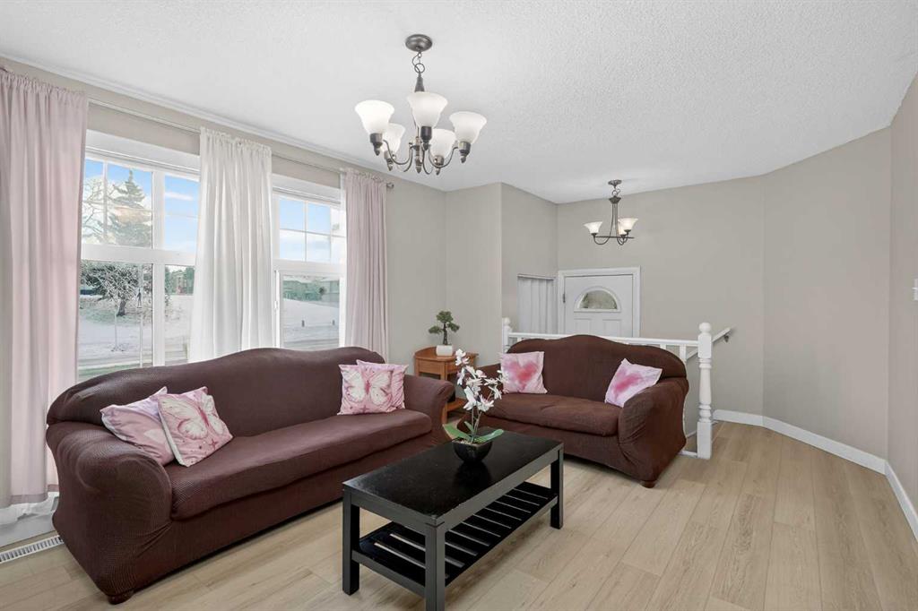 Fifth View of 3503 42 Street NE, Whitehorn, Calgary, Alberta, T1Y 4S5