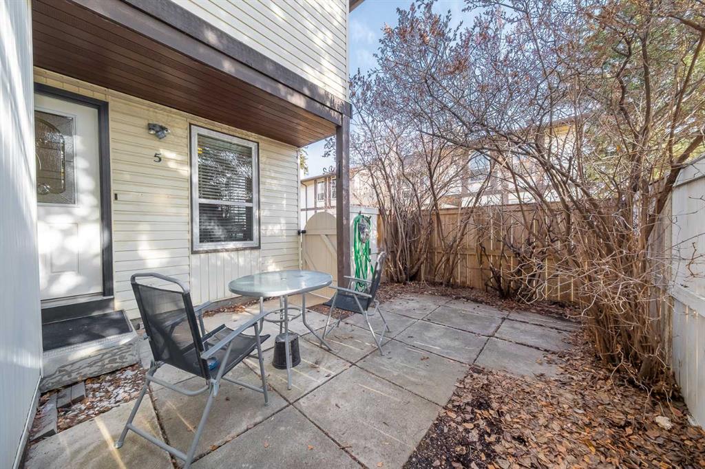 Second View of 3200 60 Street NE, Pineridge, Calgary, Alberta, T1Y4K8