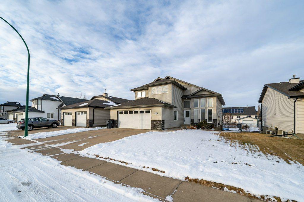 Second View of 20 Cottonwood Close SW, Cottonwood, Medicine Hat, Alberta, T1B4R5