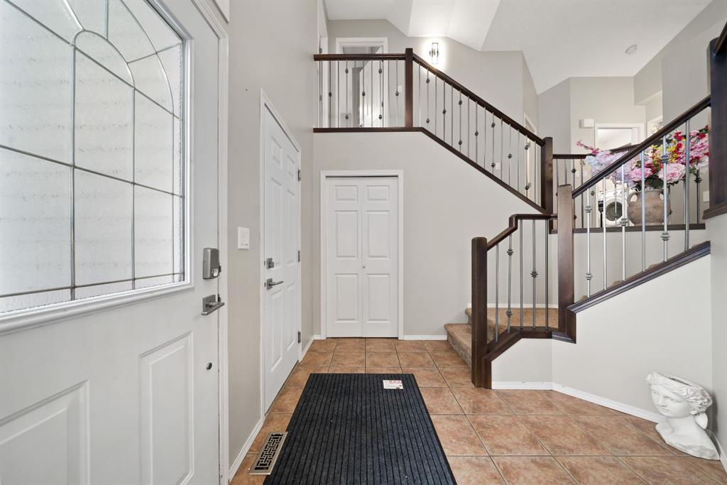 Third View of 20 Cottonwood Close SW, Cottonwood, Medicine Hat, Alberta, T1B4R5