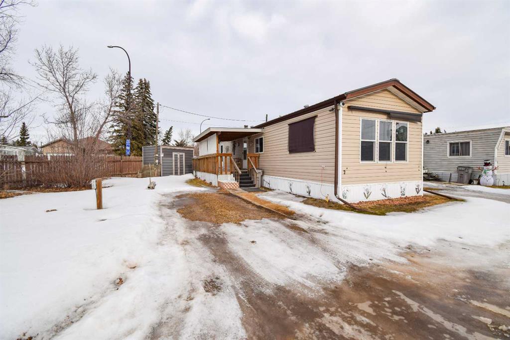 Fourth View of 2, 4822 58 Street , Rosedale, Stettler, Alberta, T4K 1B6