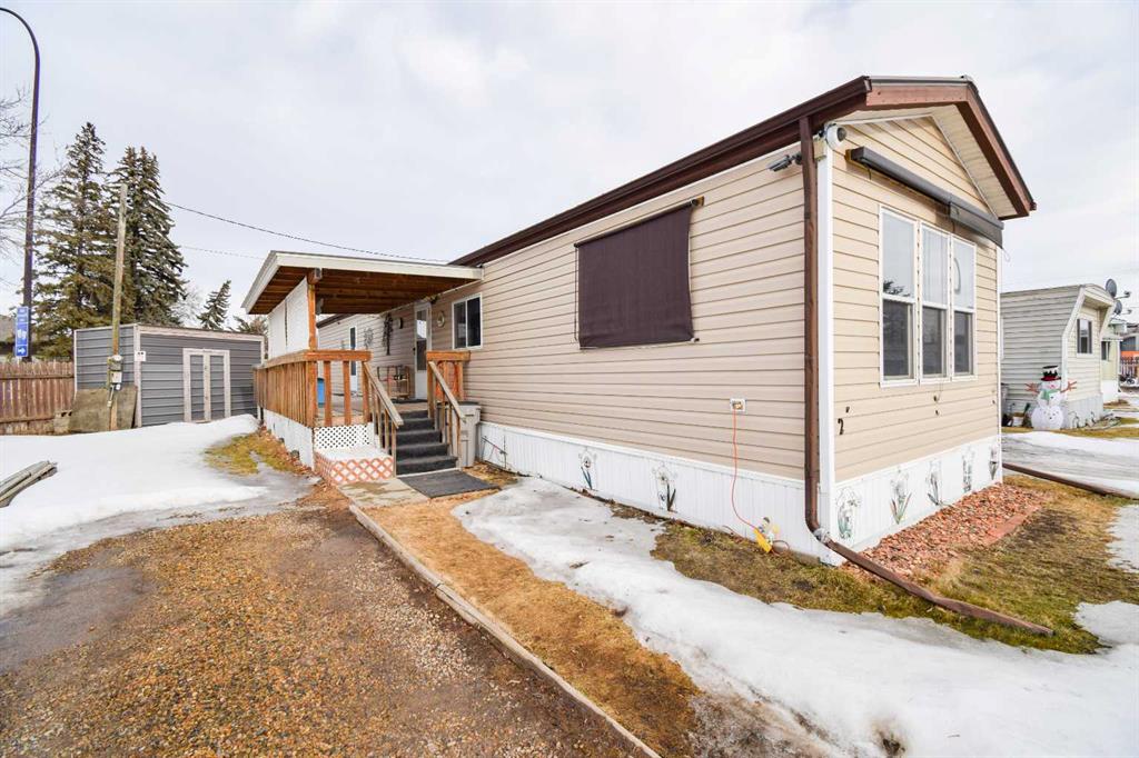 Fifth View of 2, 4822 58 Street , Rosedale, Stettler, Alberta, T4K 1B6