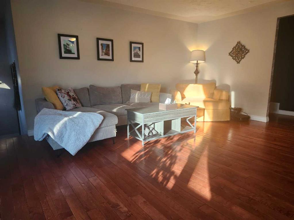 Fifth View of 104 23 Street NW, Midland, Drumheller, Alberta, T0J0Y1