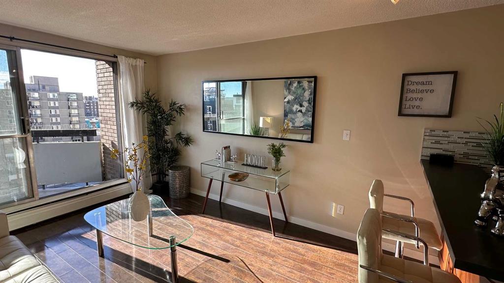 Fifth View of 811, 340 14 Avenue SW, Beltline, Calgary, Alberta, T2R1H4