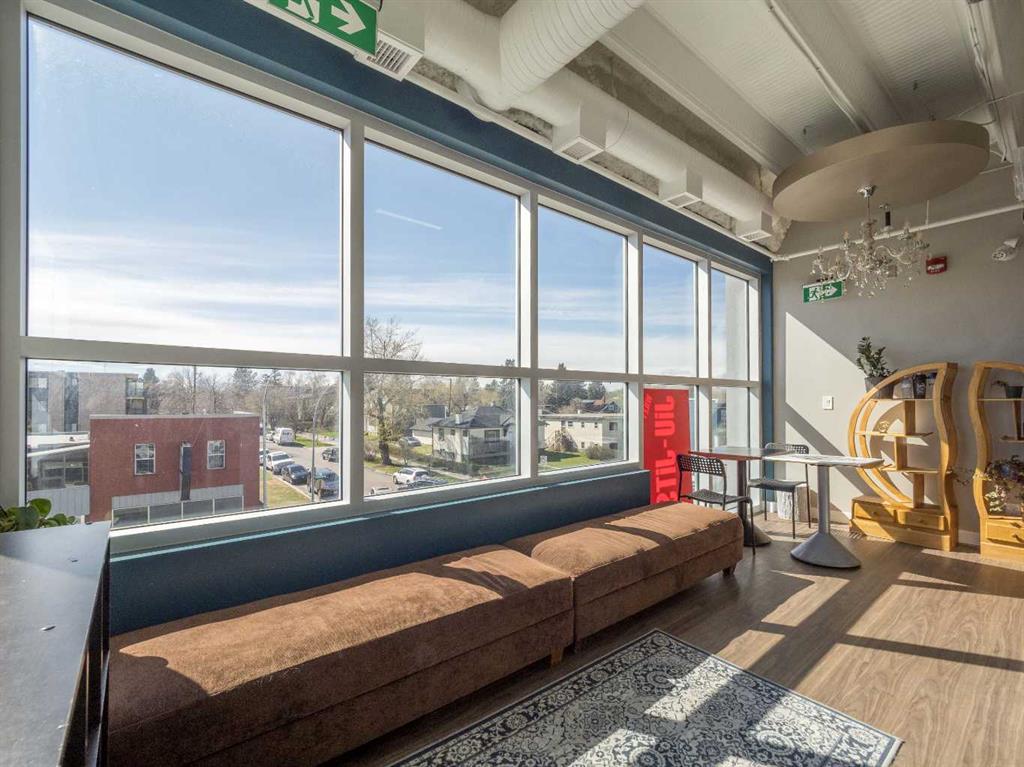 Third View of 622 Edmonton Trail NE, Renfrew, Calgary, Alberta, T2E 3J4