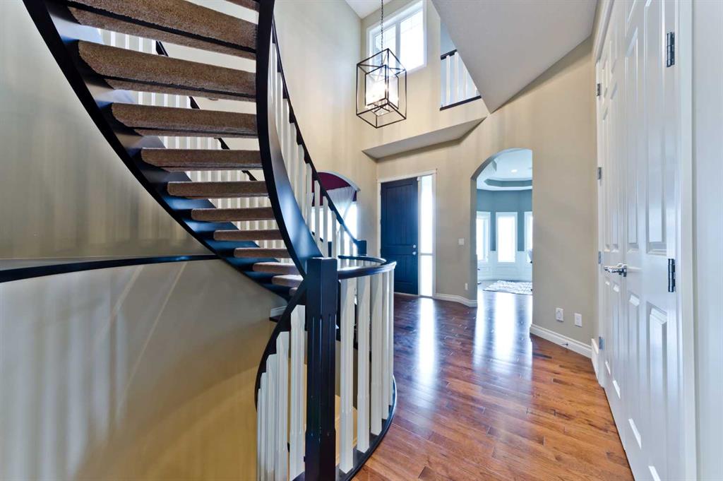 Fifth View of 60 ELMONT Rise SW, Springbank Hill, Calgary, Alberta, T3H 4X9