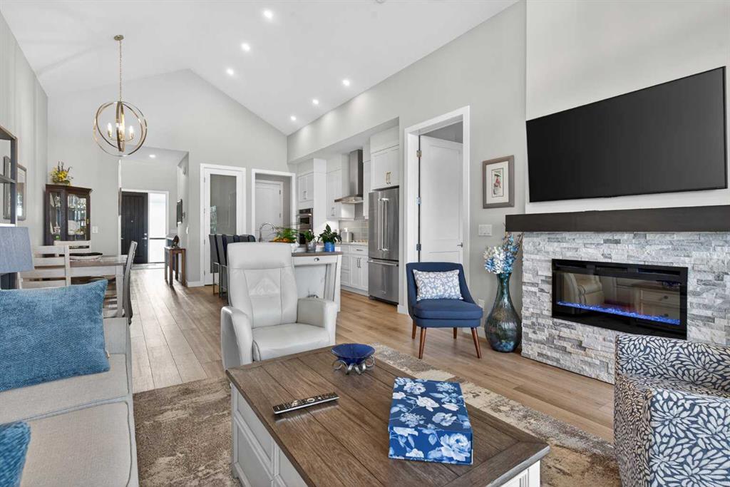 Fourth View of 206 Crestridge Common SW, Crestmont, Calgary, Alberta, T3B 6J5