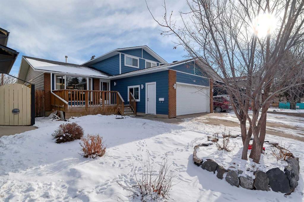 Third View of 48 Bernard Way NW, Beddington Heights, Calgary, Alberta, T3K 2E9