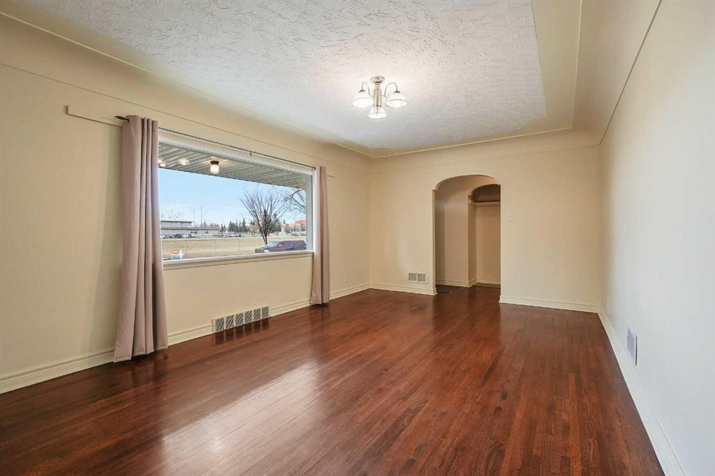 Fifth View of 1412 Russet Road NE, Renfrew, Calgary, Alberta, T2E 5L6