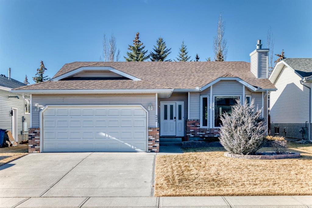32 West Mackay Crescent , A2285019, Alberta,