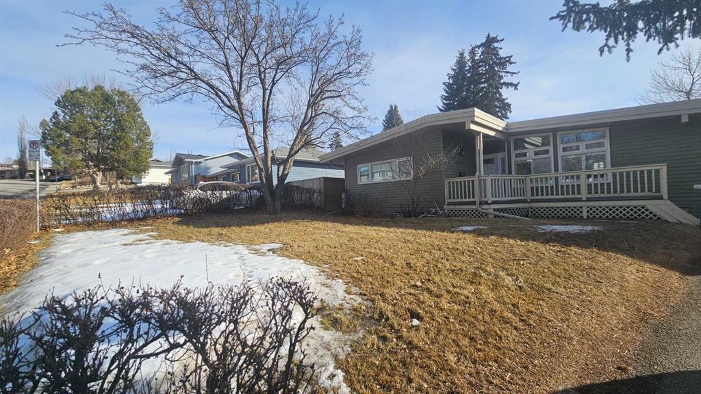 Third View of 4 Clarendon Road NW, Collingwood, Calgary, Alberta, T2L 0P1