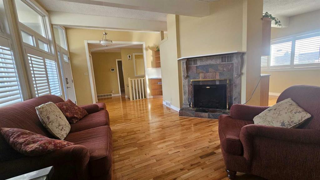 Fifth View of 4 Clarendon Road NW, Collingwood, Calgary, Alberta, T2L 0P1