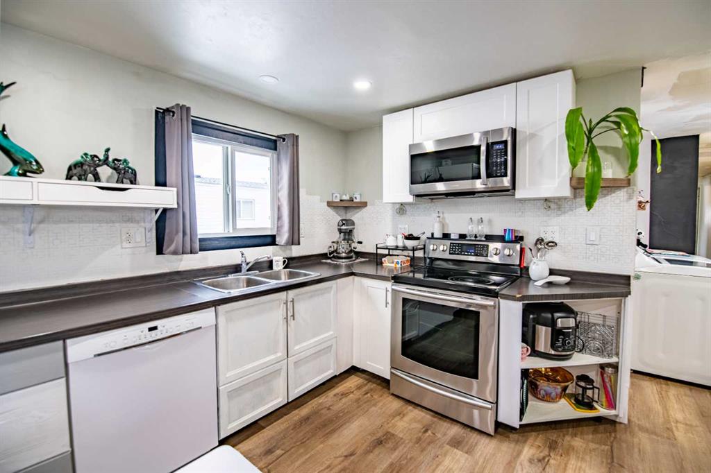 Fifth View of 1012, 7050 Gray Drive , Mustang Acres, Red Deer, Alberta, T4P 1B9