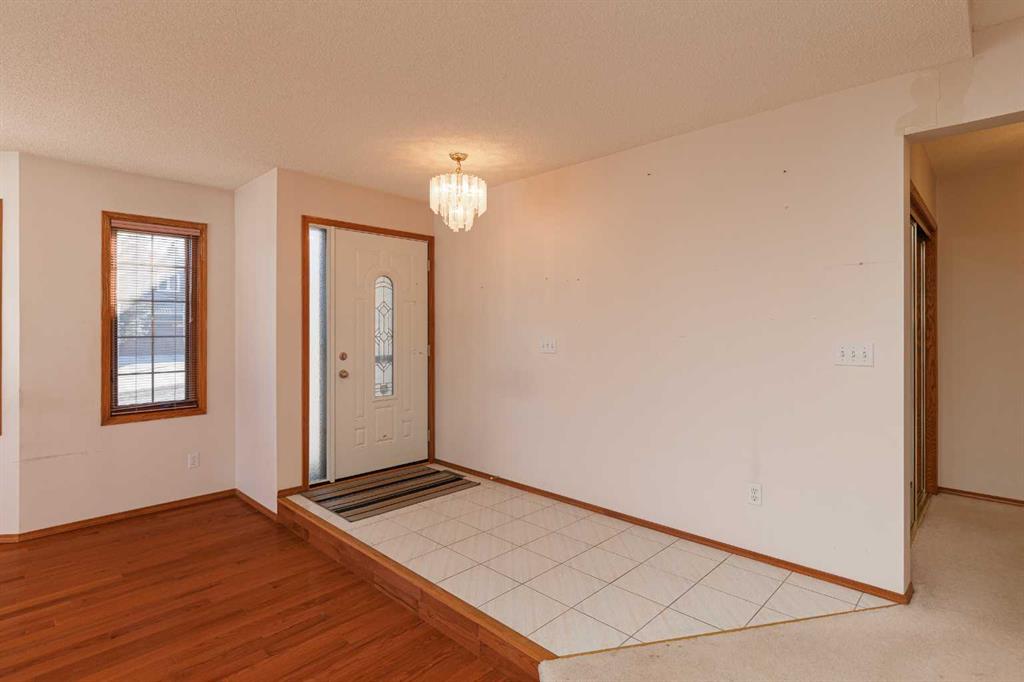 Fourth View of 39 Signature Mews SW, Signal Hill, Calgary, Alberta, t3h 2v6