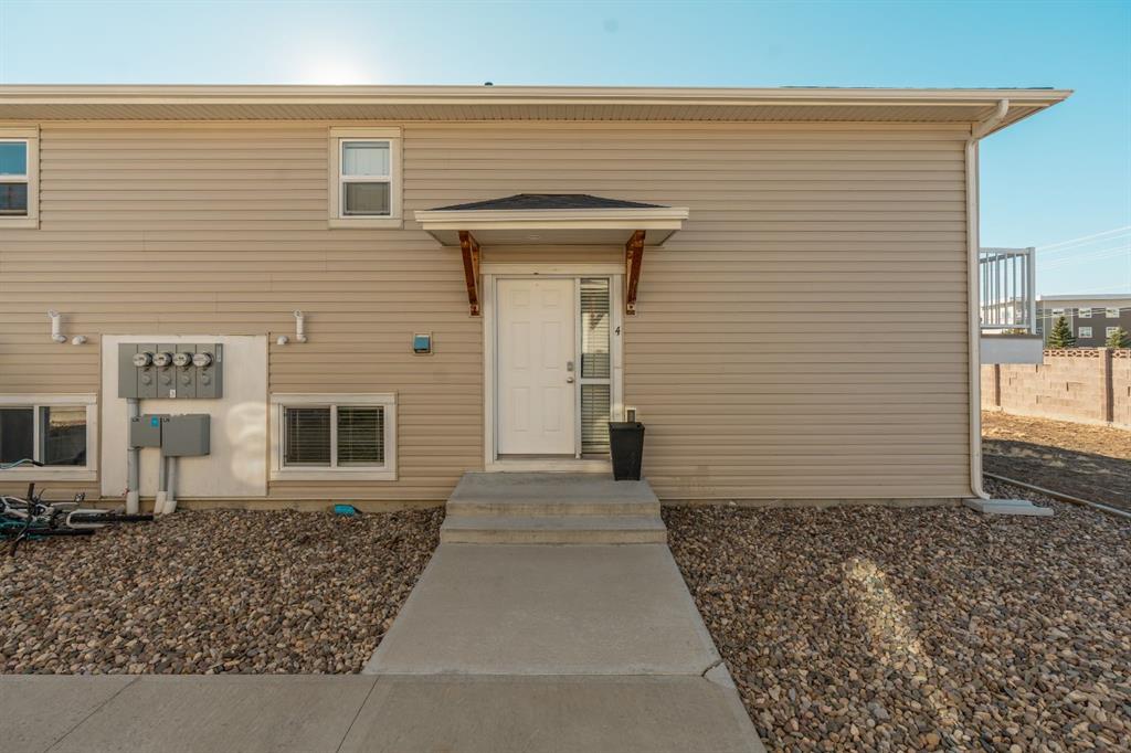 Third View of 4, 40 Cougar Cove N, Uplands, Lethbridge, Alberta, T1H5V4