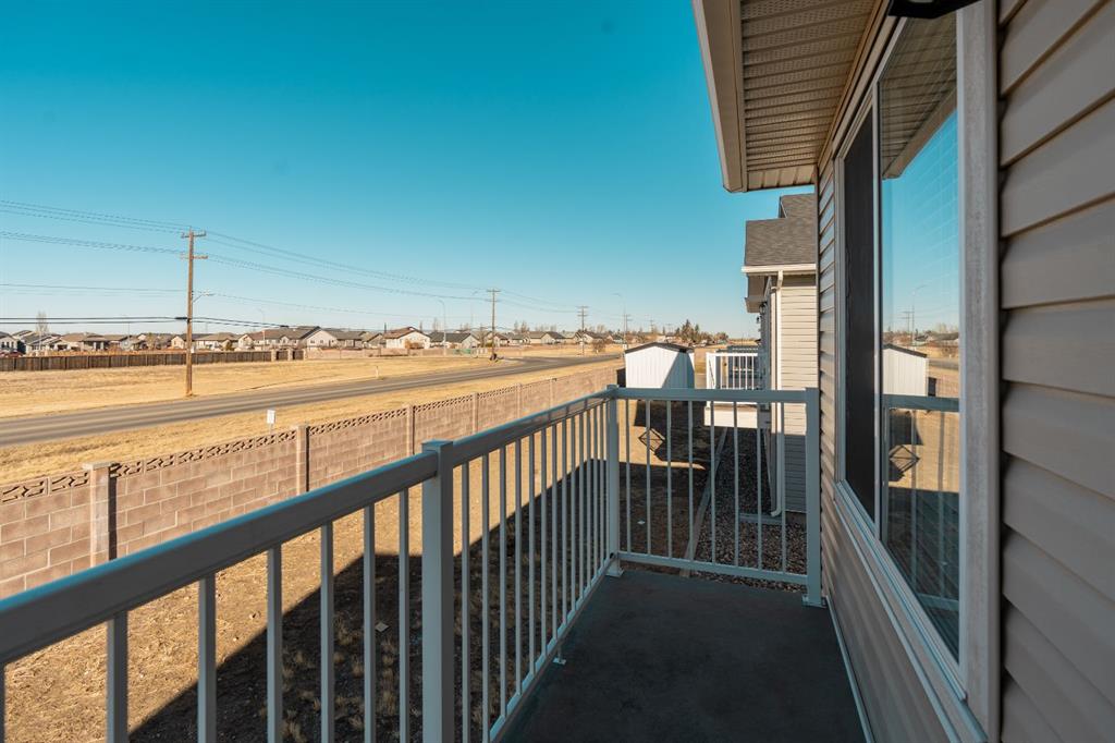 Fifth View of 4, 40 Cougar Cove N, Uplands, Lethbridge, Alberta, T1H5V4