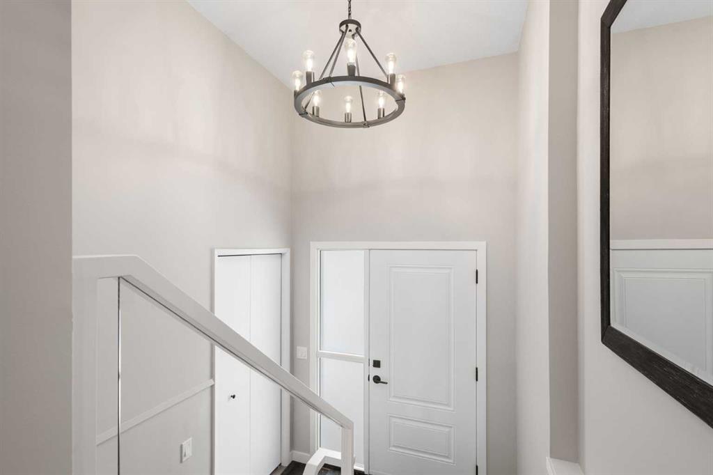 Fourth View of 198 Silver Brook Road NW, Silver Springs, Calgary, Alberta, T3B 3J1