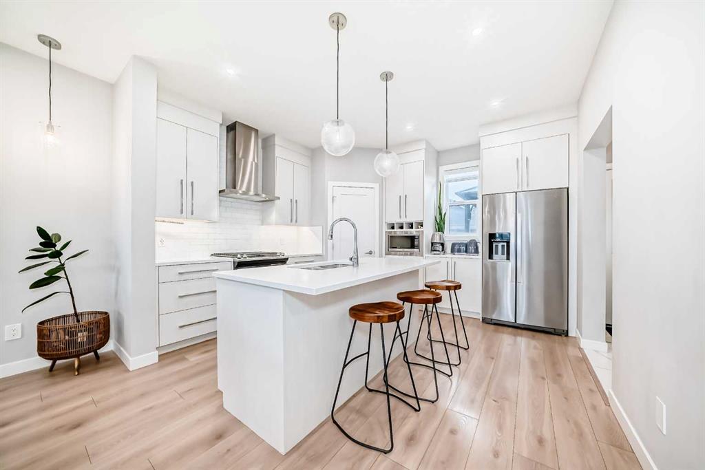 Fifth View of 896 WEST LAKEVIEW Drive , Chelsea_CH, Chestermere, Alberta, T1X 1Z5