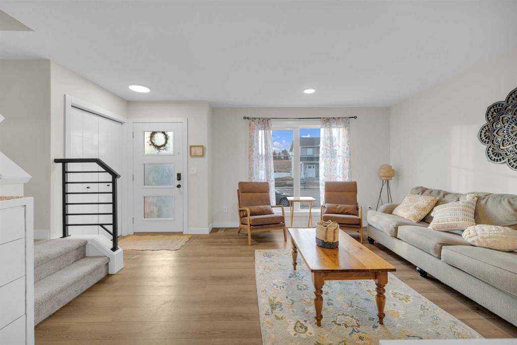 Fifth View of 120 Crestview Boulevard , Crestview, Sylvan Lake, Alberta, T4S 0V8