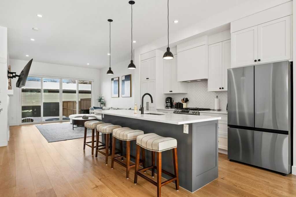 Fifth View of 318 28 Avenue NE, Tuxedo Park, Calgary, Alberta, T2E 2B3