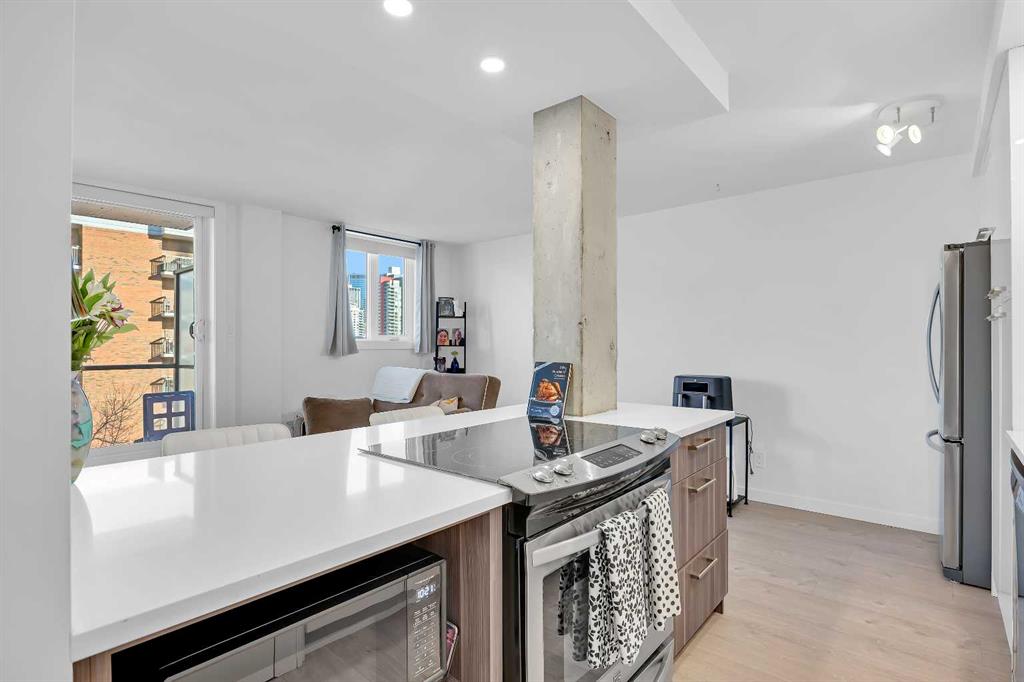 Fourth View of 701, 1111 15 Avenue SW, Beltline, Calgary, Alberta, T2R 0S8