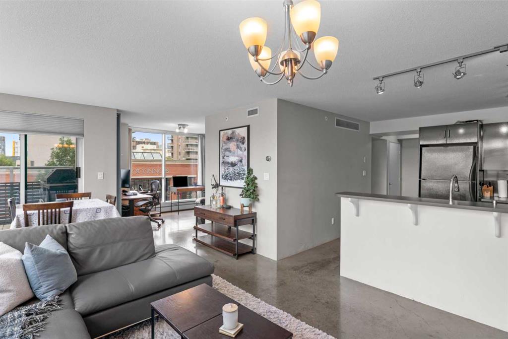 Third View of 207, 188 15 Avenue SW, Beltline, Calgary, Alberta, T2R 1E3