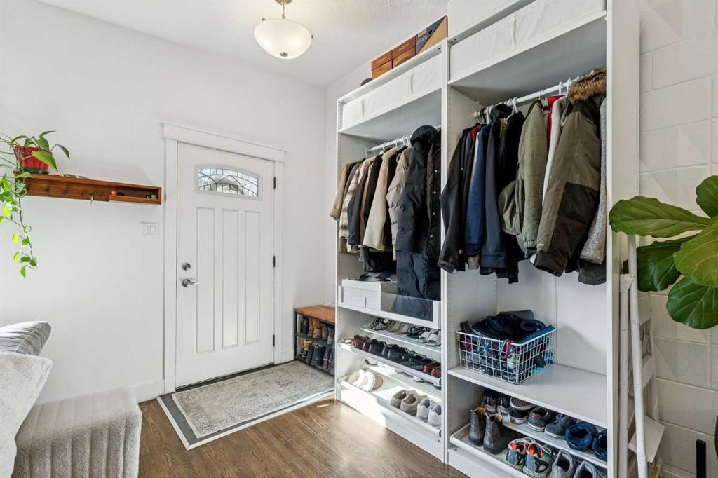 Third View of 3108 39 Street SW, Glenbrook, Calgary, Alberta, T3E 3J1