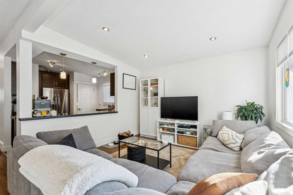 Fifth View of 3108 39 Street SW, Glenbrook, Calgary, Alberta, T3E 3J1