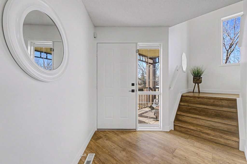 Fourth View of 139 Douglas Glen Crescent SE, Douglasdale/Glen, Calgary, Alberta, T2Z 3M6