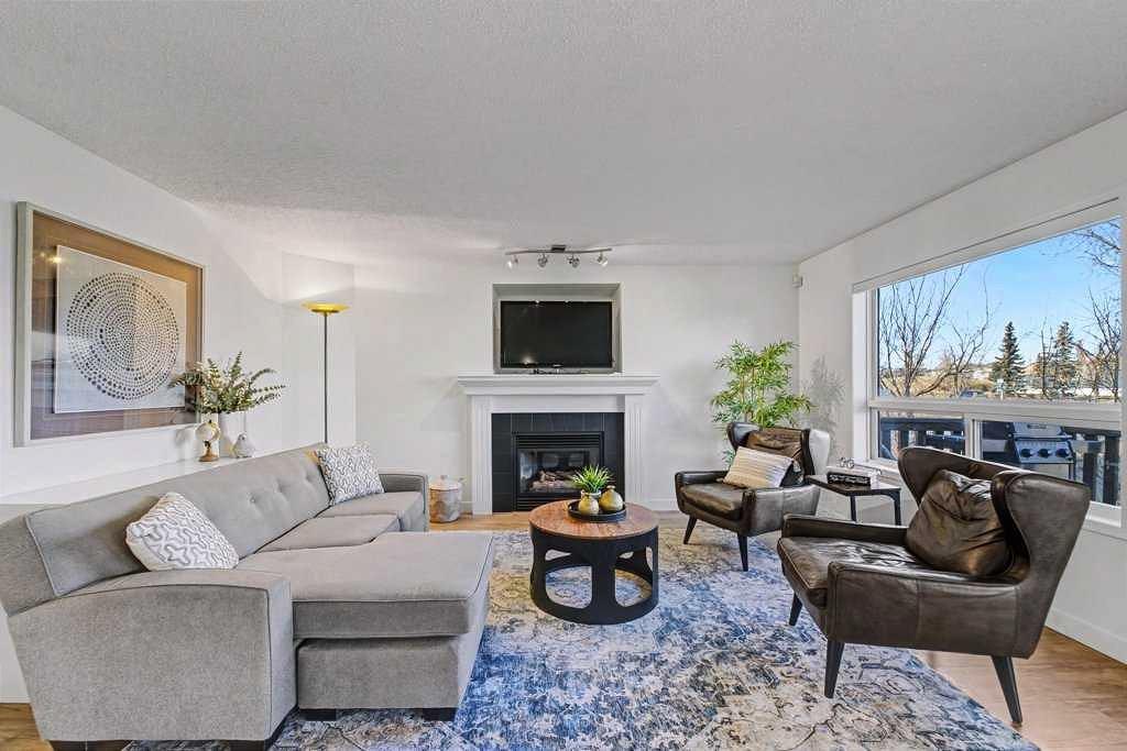 Fifth View of 139 Douglas Glen Crescent SE, Douglasdale/Glen, Calgary, Alberta, T2Z 3M6