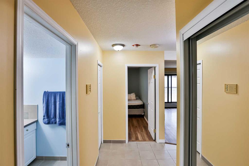 Third View of 106, 855 Columbia Boulevard W, Varsity Village, Lethbridge, Alberta, T1K 5B8