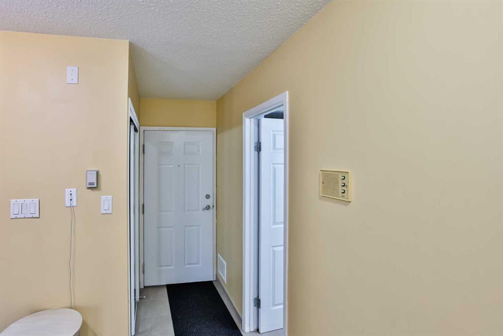 Fourth View of 106, 855 Columbia Boulevard W, Varsity Village, Lethbridge, Alberta, T1K 5B8