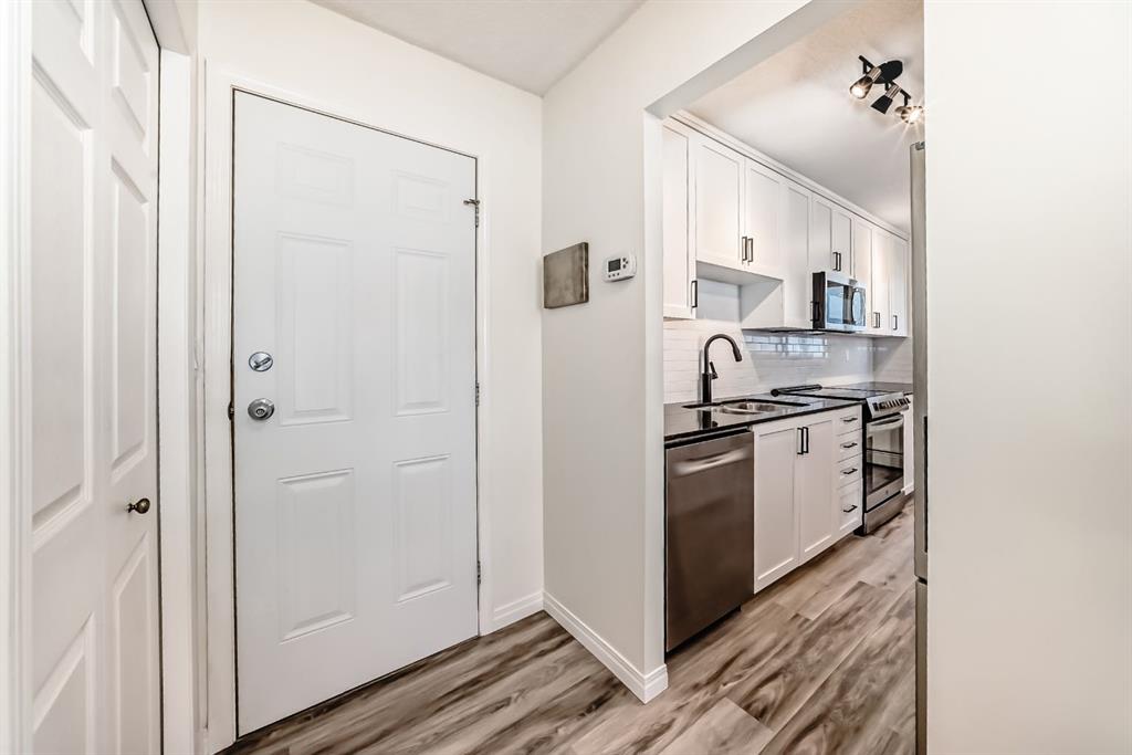 Third View of 401, 823 19 Avenue SW, Lower Mount Royal, Calgary, Alberta, T2T 0C6