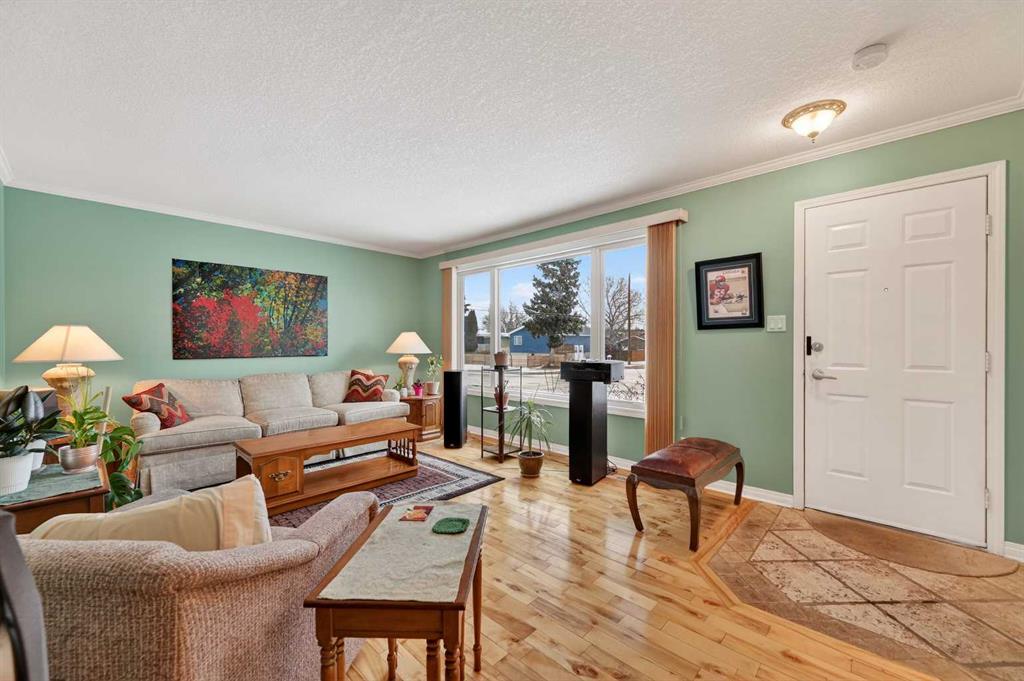 Fifth View of 8527 Bowglen Road NW, Bowness, Calgary, Alberta, T3B 2T2