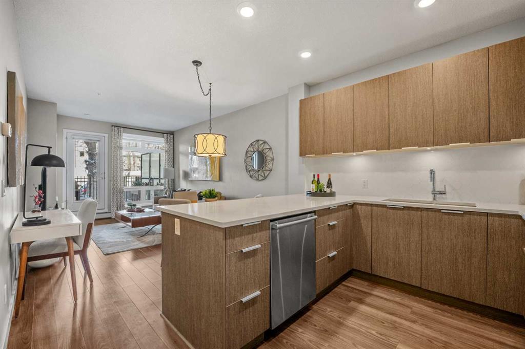 Fourth View of 128, 823 5 Avenue NW, Sunnyside, Calgary, Alberta, T2N 0R5