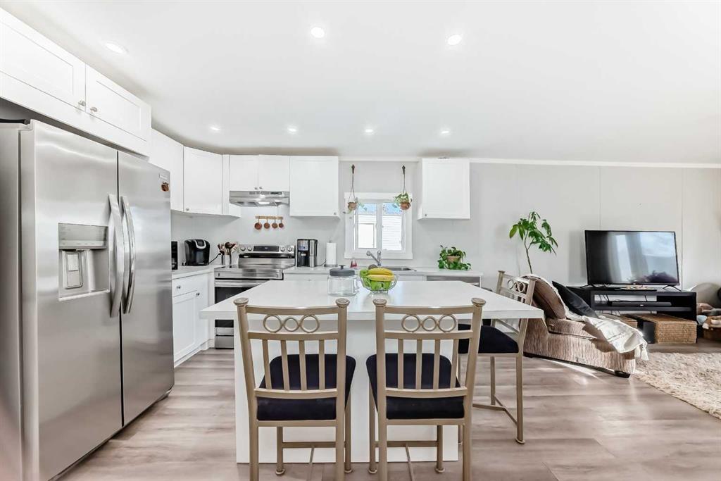 Second View of 237, 6220 17 Avenue SE, Red Carpet, Calgary, Alberta, T2A 0W6