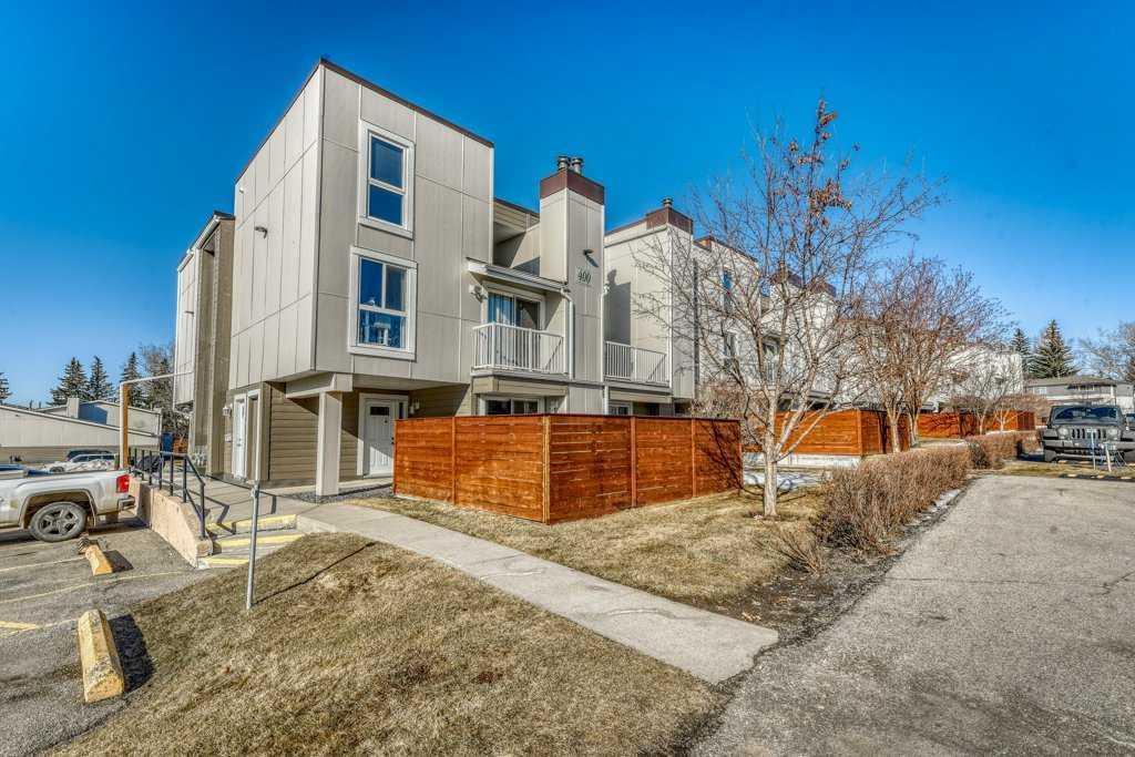 Second View of 405, 13104 Elbow Drive SW, Canyon Meadows, Calgary, Alberta, T2W 2P2