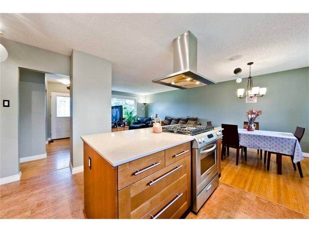 Fourth View of 81 Westminster Drive SW, Westgate, Calgary, Alberta, T3C2T2