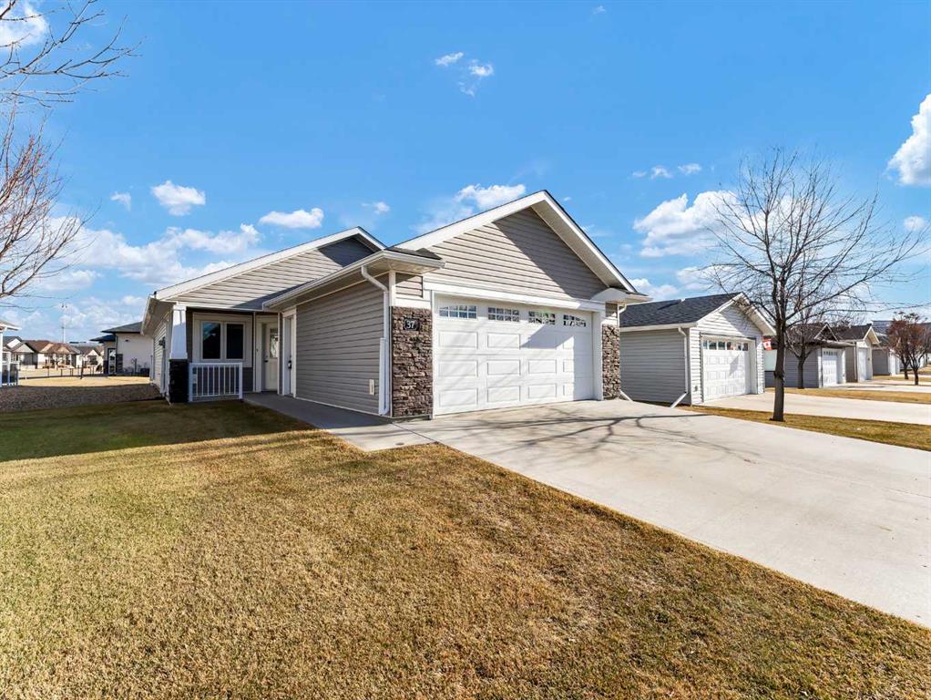 Second View of 37 Chartwell Place SE, SE Southridge, Medicine Hat, Alberta, T1B0E2