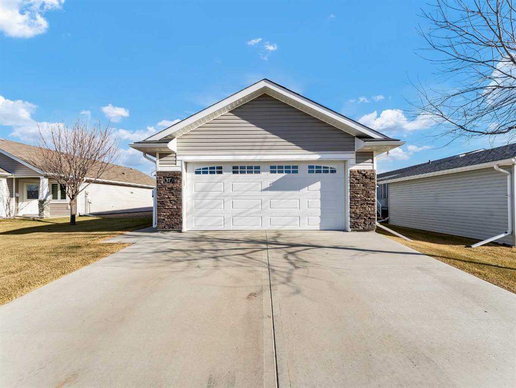 Third View of 37 Chartwell Place SE, SE Southridge, Medicine Hat, Alberta, T1B0E2