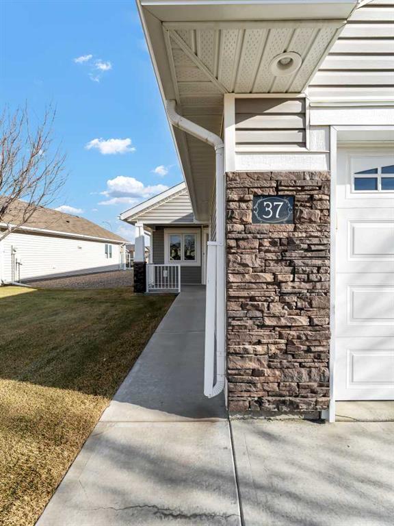 Fifth View of 37 Chartwell Place SE, SE Southridge, Medicine Hat, Alberta, T1B0E2