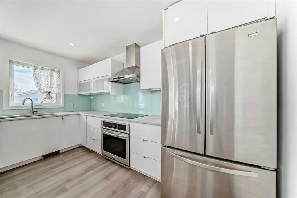 Third View of 7 Signature Mews SW, Signal Hill, Calgary, Alberta, T3H 2V6