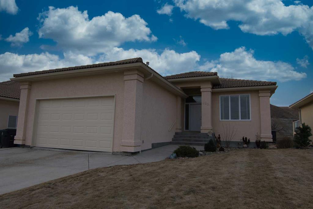 Main View of 325 Canyon Boulevard W, Paradise Canyon, Lethbridge, Alberta, T1K 6V2