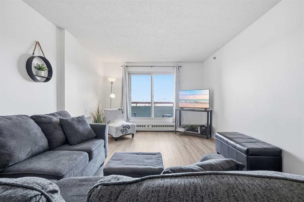 Fourth View of 604, 2011 University Drive NW, University Heights, Calgary, Alberta, T2N 4T4