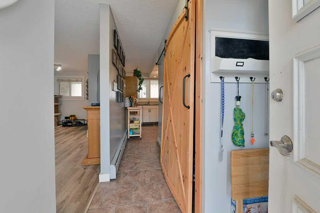 Third View of 5, 7740 Hunterview Drive NW, Huntington Hills, Calgary, Alberta, T2K 5C9